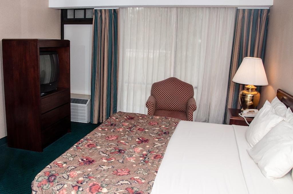 Midland Resort And Convention Center Room photo