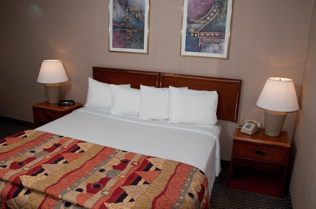 Midland Resort And Convention Center Room photo